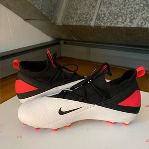 Nike phantom youth soccer cleats